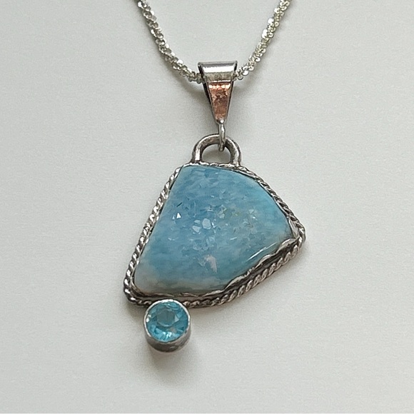 Gorgeous Signed Shimmering Blue Druzy Blue Topaz Sterling Silver Necklace - Picture 5 of 12